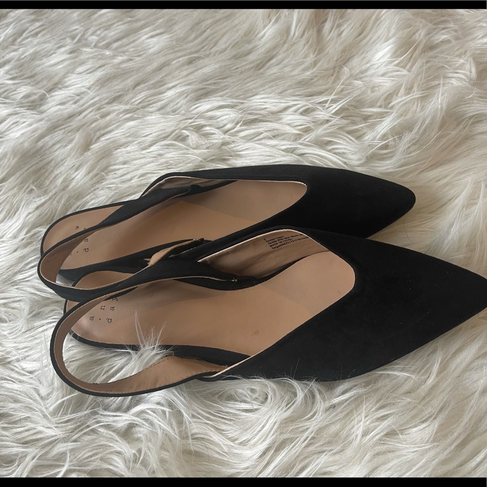Black flat shoes